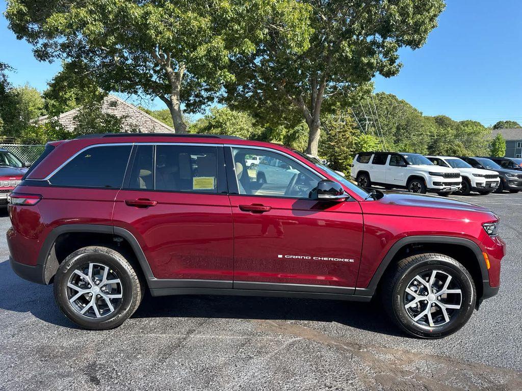 new 2025 Jeep Grand Cherokee car, priced at $48,244