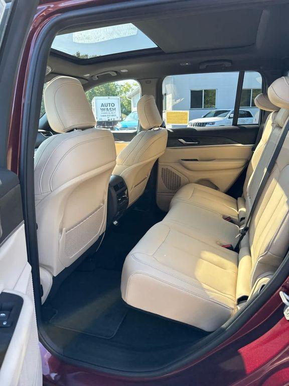 new 2025 Jeep Grand Cherokee car, priced at $48,244