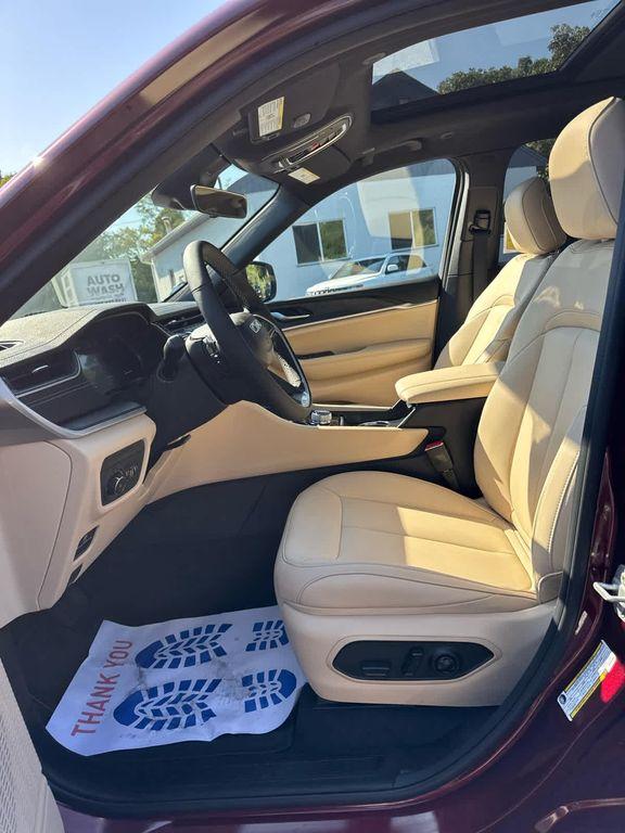 new 2025 Jeep Grand Cherokee car, priced at $48,244