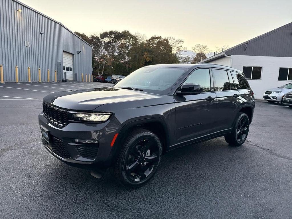new 2025 Jeep Grand Cherokee car, priced at $48,491
