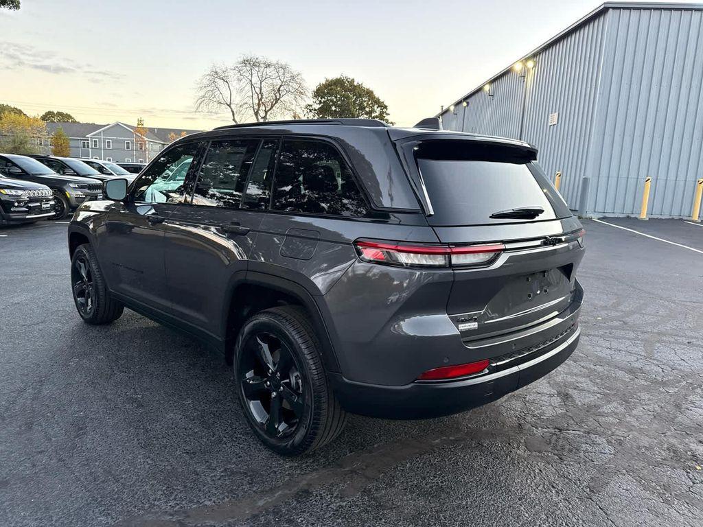 new 2025 Jeep Grand Cherokee car, priced at $48,491