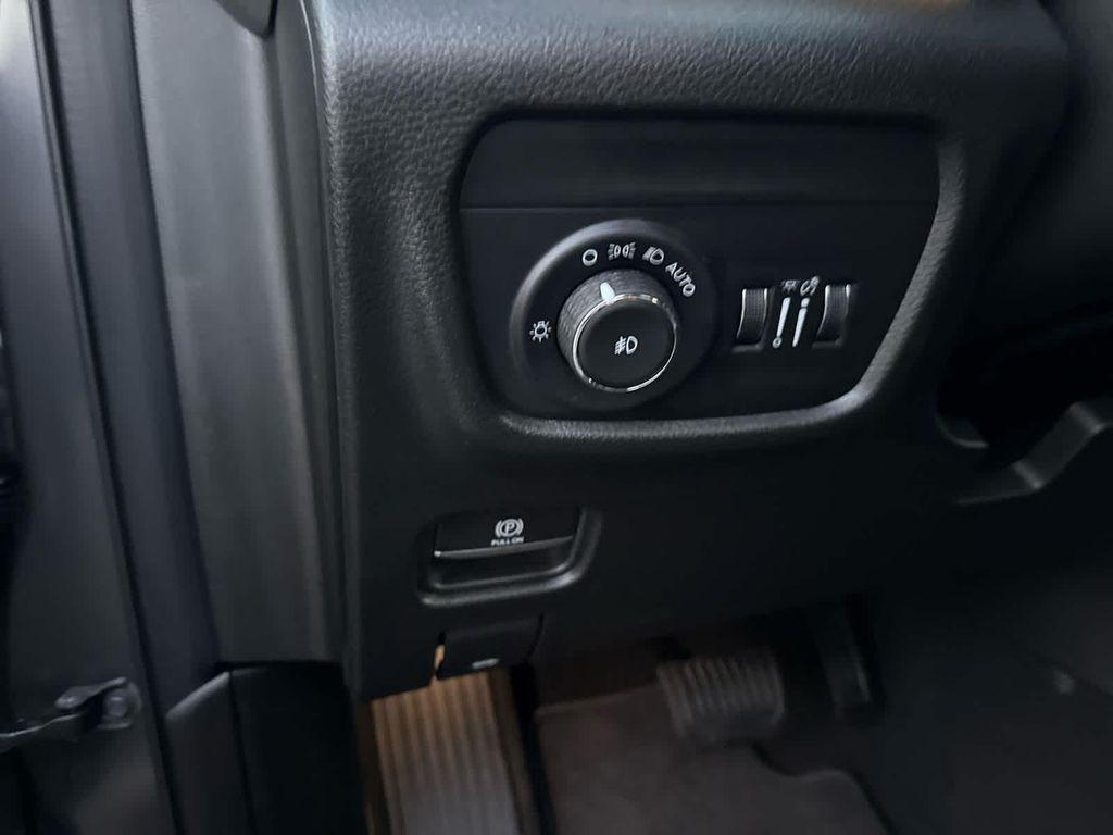 new 2025 Jeep Grand Cherokee car, priced at $48,491