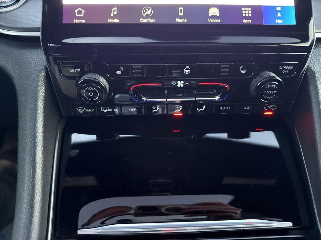 new 2025 Jeep Grand Cherokee car, priced at $48,491