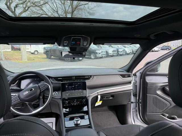 new 2025 Jeep Grand Cherokee car, priced at $41,791
