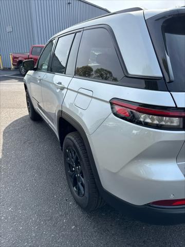 new 2025 Jeep Grand Cherokee car, priced at $43,710