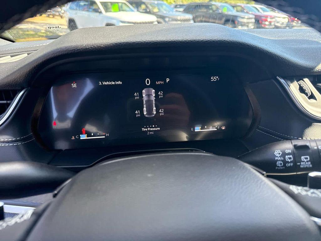 new 2025 Jeep Grand Cherokee car, priced at $40,464