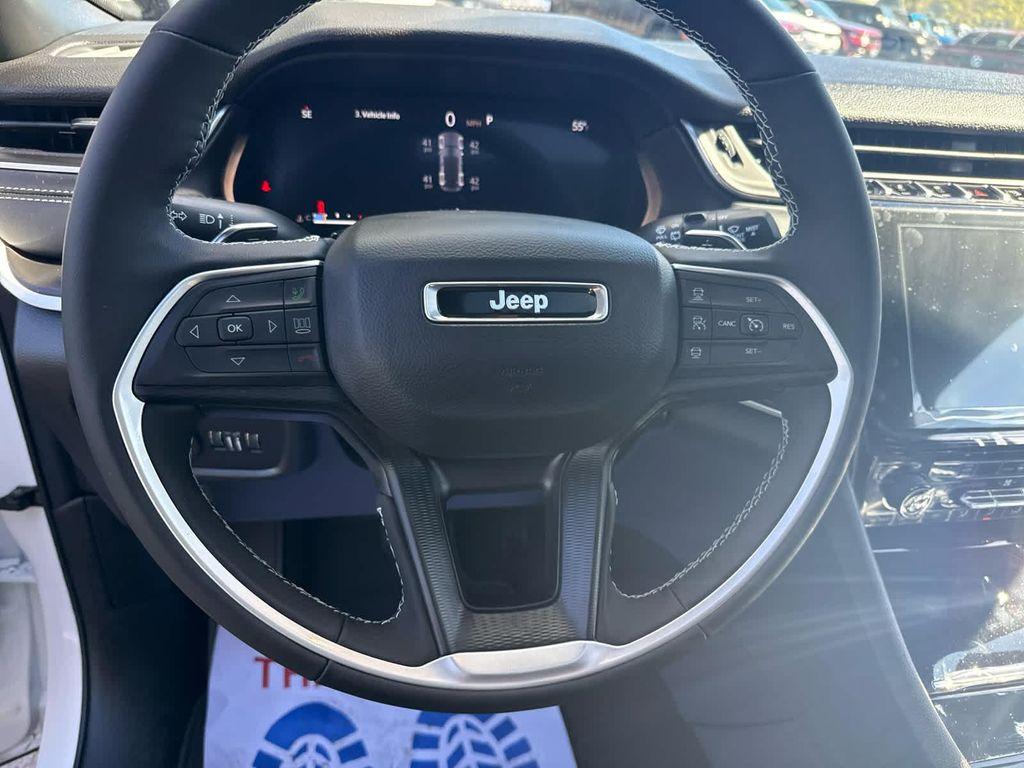 new 2025 Jeep Grand Cherokee car, priced at $40,464