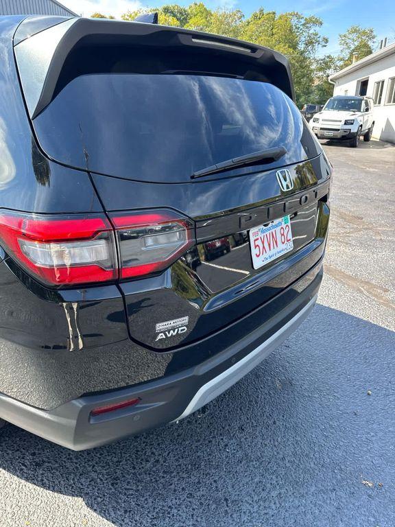 used 2025 Honda Pilot car, priced at $43,777
