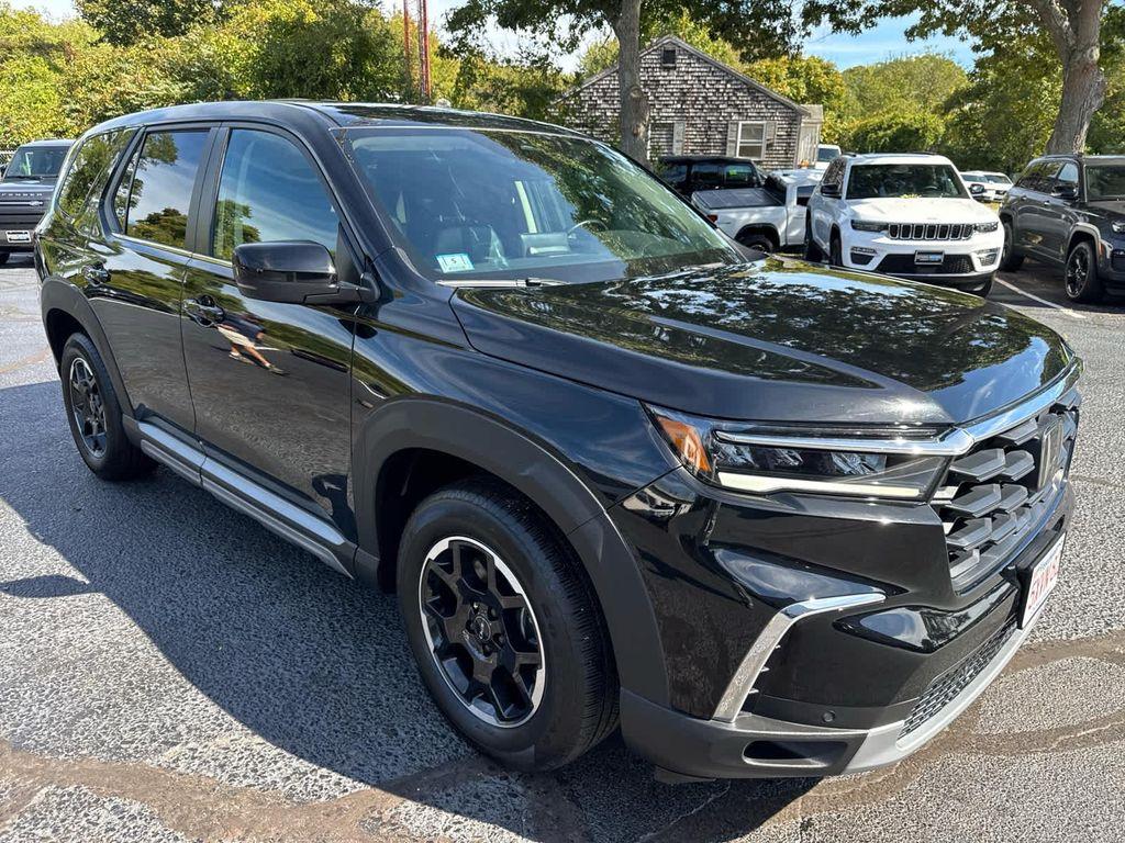 used 2025 Honda Pilot car, priced at $43,777