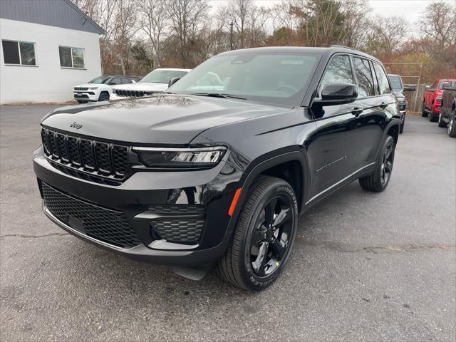 new 2025 Jeep Grand Cherokee car, priced at $42,973