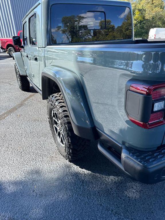 new 2025 Jeep Gladiator car, priced at $55,083