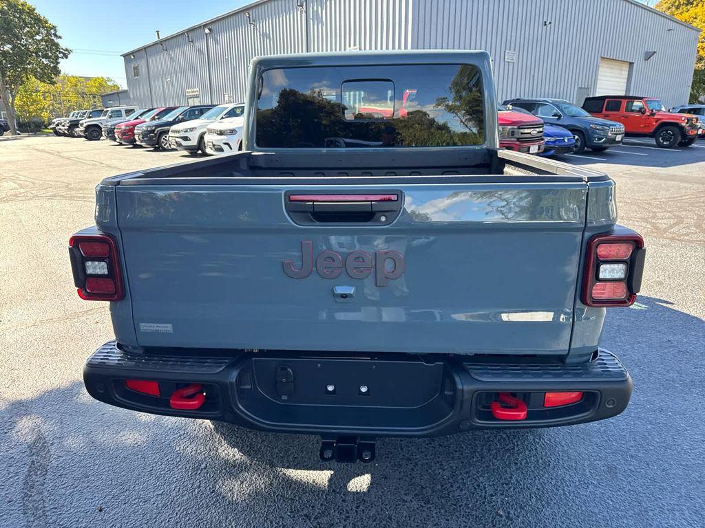 new 2025 Jeep Gladiator car, priced at $55,083