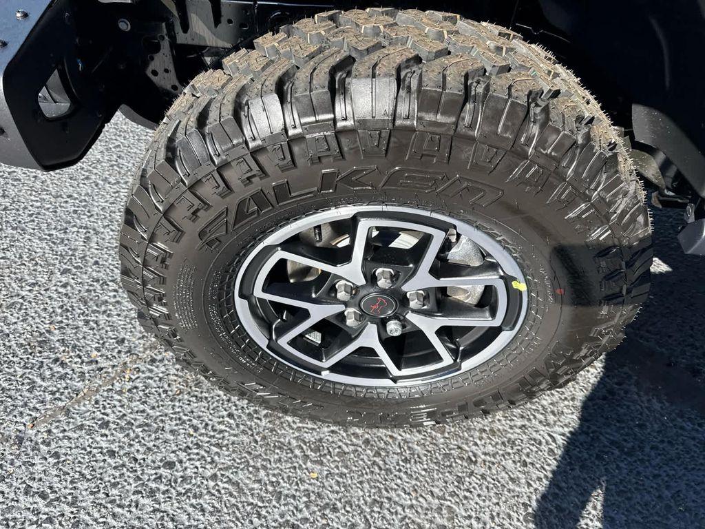 new 2025 Jeep Gladiator car, priced at $55,083