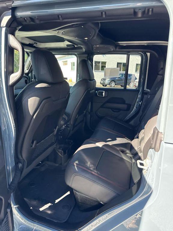 new 2025 Jeep Gladiator car, priced at $55,083