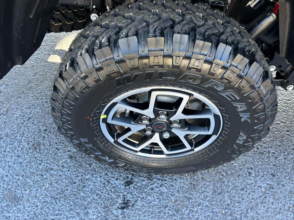 new 2025 Jeep Gladiator car, priced at $55,083