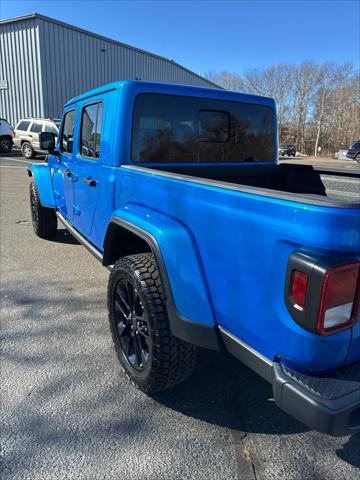 new 2025 Jeep Gladiator car, priced at $41,678