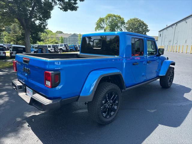 new 2025 Jeep Gladiator car, priced at $40,678