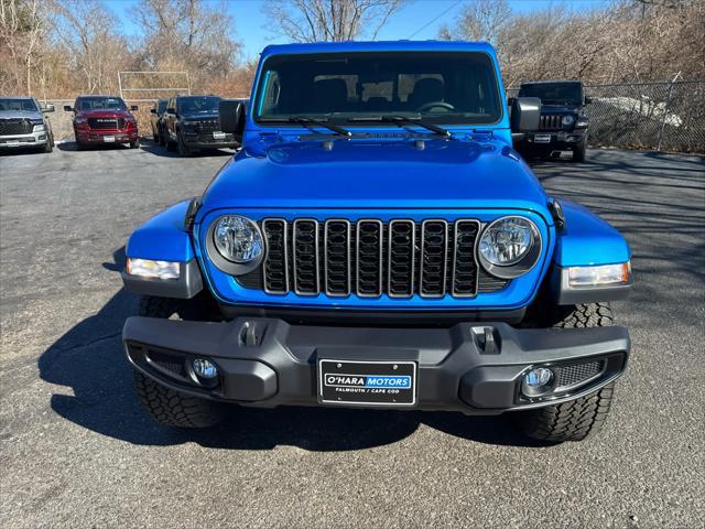 new 2025 Jeep Gladiator car, priced at $41,678