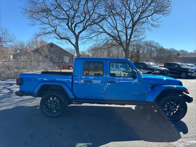 new 2025 Jeep Gladiator car, priced at $41,678