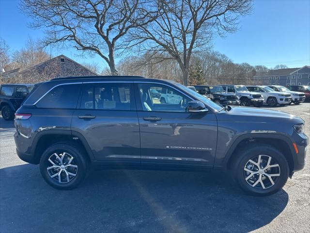 new 2025 Jeep Grand Cherokee car, priced at $45,365