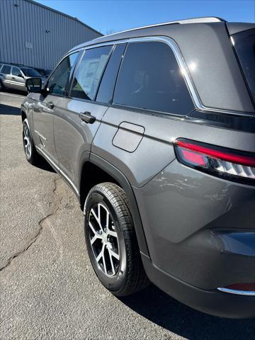 new 2025 Jeep Grand Cherokee car, priced at $45,365