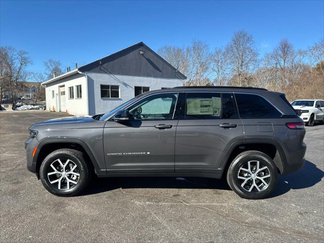 new 2025 Jeep Grand Cherokee car, priced at $45,365