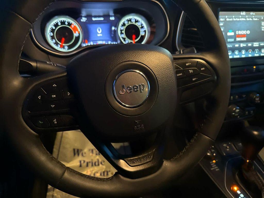 used 2022 Jeep Cherokee car, priced at $29,233