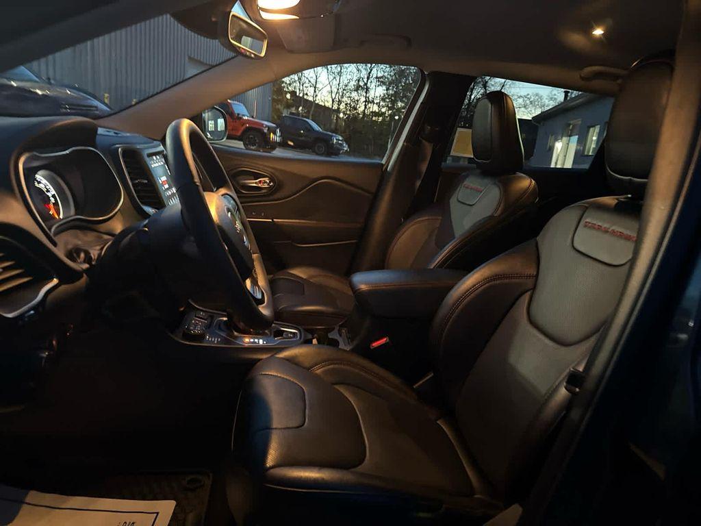 used 2022 Jeep Cherokee car, priced at $29,233