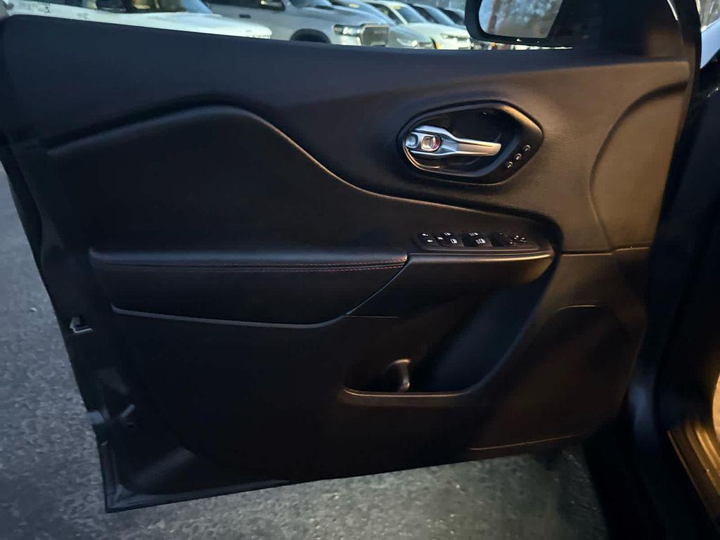 used 2022 Jeep Cherokee car, priced at $29,233