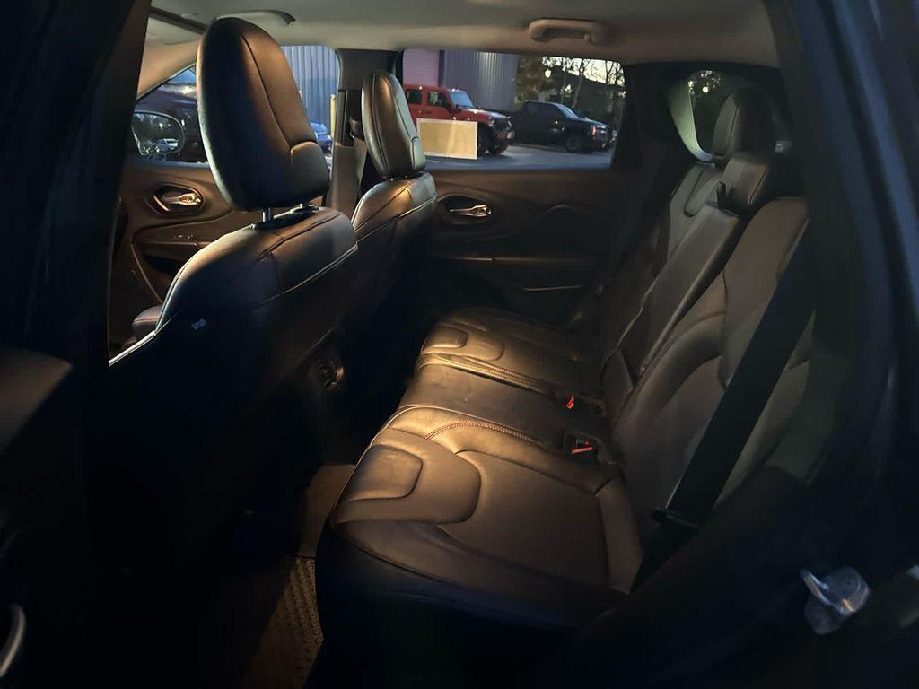 used 2022 Jeep Cherokee car, priced at $29,233