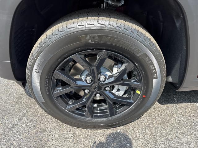 new 2025 Jeep Grand Cherokee car, priced at $42,699