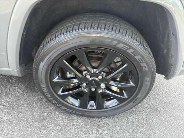 used 2021 Jeep Grand Cherokee car, priced at $29,990