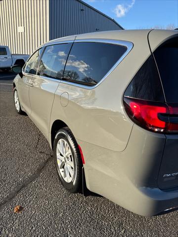 new 2025 Chrysler Pacifica car, priced at $45,265