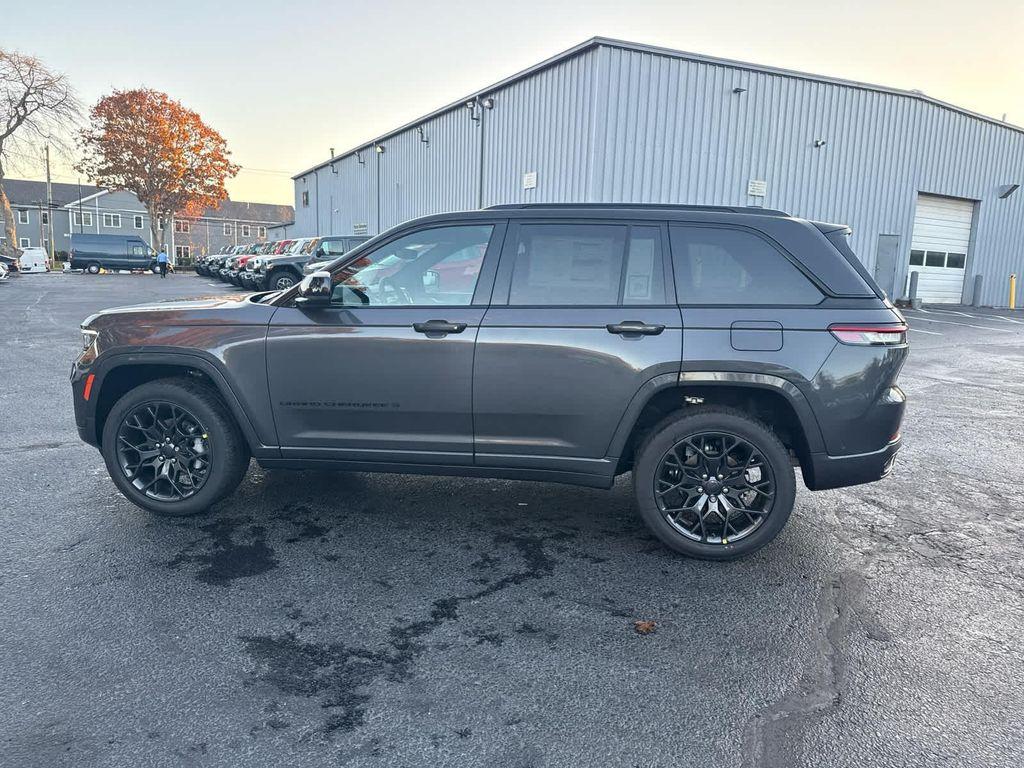 new 2025 Jeep Grand Cherokee car, priced at $59,023