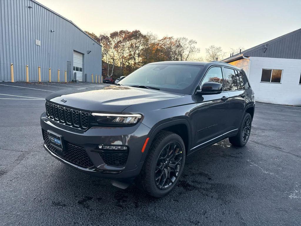 new 2025 Jeep Grand Cherokee car, priced at $59,023