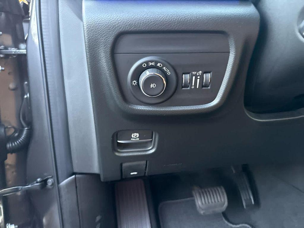 new 2025 Jeep Grand Cherokee car, priced at $59,023