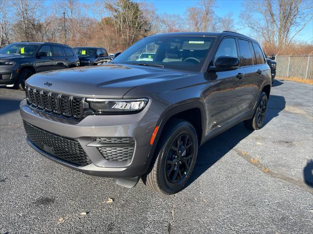 new 2025 Jeep Grand Cherokee car, priced at $43,780