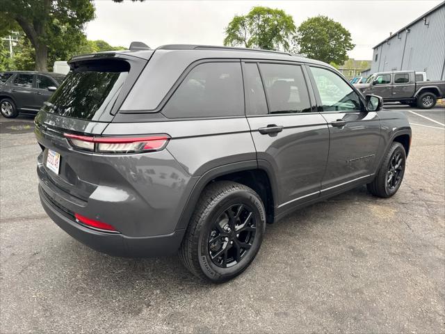 new 2025 Jeep Grand Cherokee car, priced at $43,505