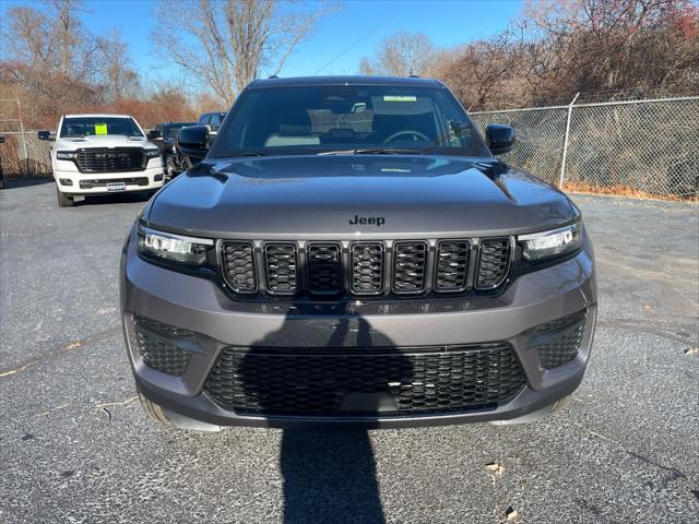 new 2025 Jeep Grand Cherokee car, priced at $43,780