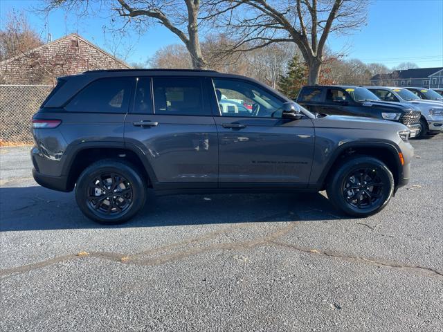 new 2025 Jeep Grand Cherokee car, priced at $43,780