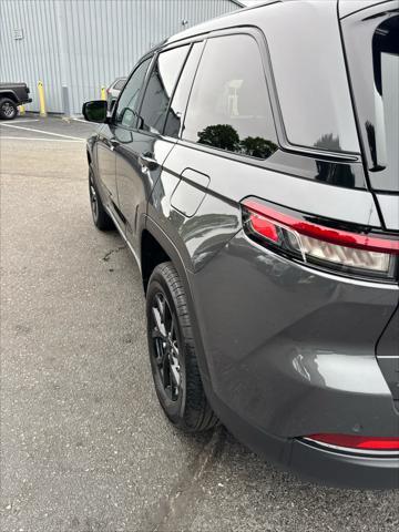 new 2025 Jeep Grand Cherokee car, priced at $43,505