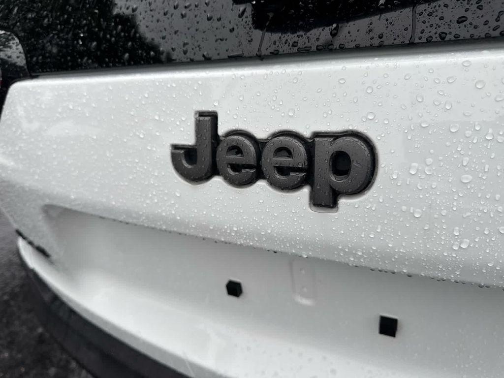 used 2022 Jeep Cherokee car, priced at $28,990