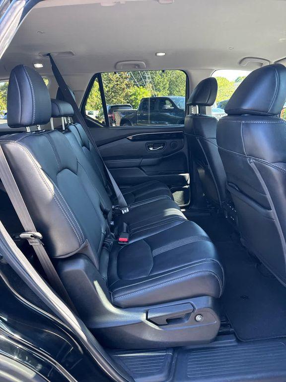 used 2025 Honda Pilot car, priced at $43,845