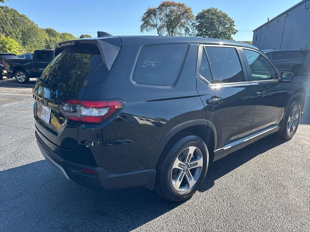 used 2025 Honda Pilot car, priced at $43,845