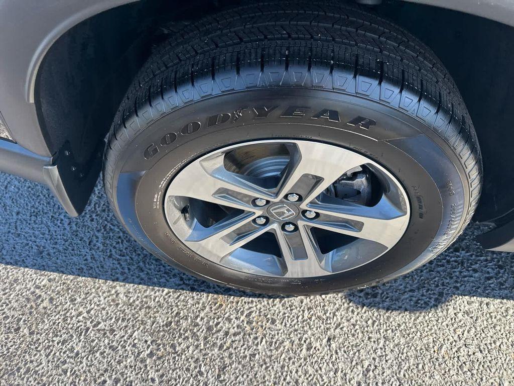 used 2025 Honda Pilot car, priced at $43,845