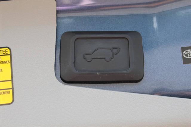 used 2012 Toyota Highlander car, priced at $17,290