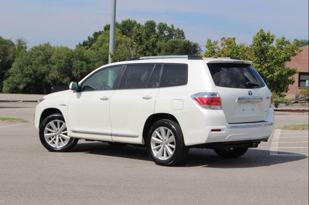 used 2011 Toyota Highlander Hybrid car, priced at $13,690