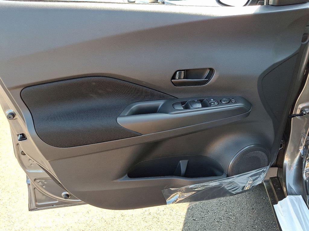 new 2025 Nissan Kicks car, priced at $23,010