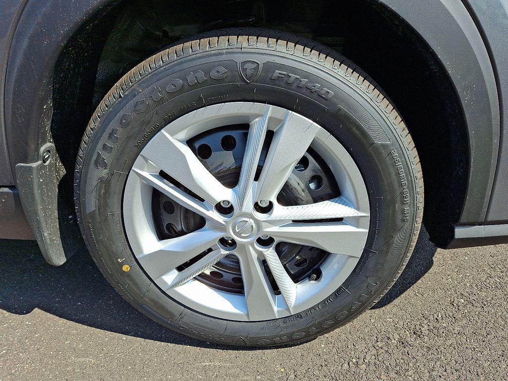 new 2025 Nissan Kicks car, priced at $23,010