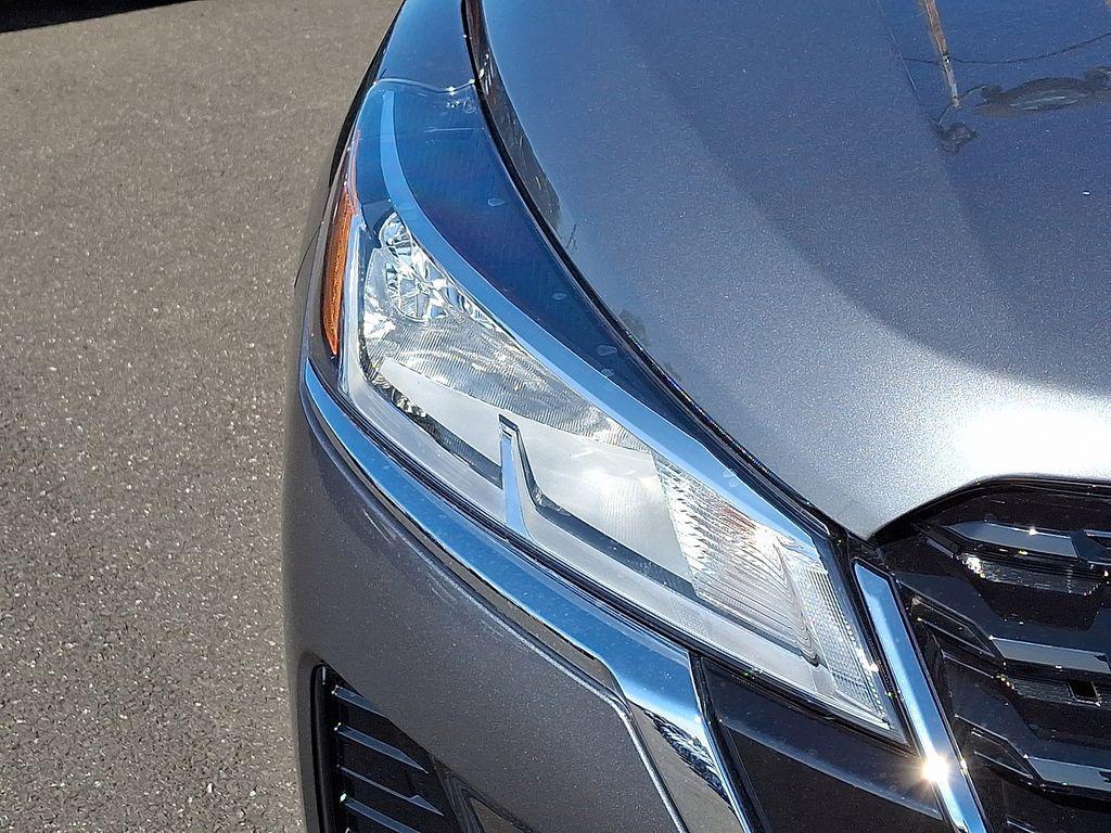 new 2025 Nissan Kicks car, priced at $23,010